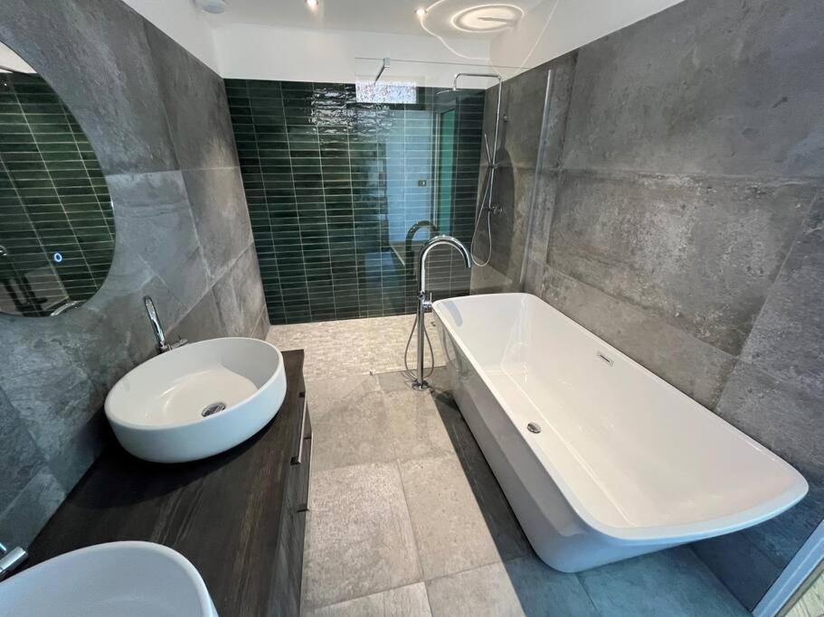 Villa De Charme Chateauneuf-de-Gadagne Экстерьер фото